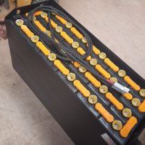 Ắc quy xe nâng Rocket VCI820